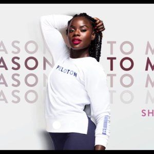 Peloton long sleeve side slit pullover in white. Sz XL.